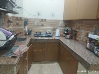 Kitchen Image of 1260 Sq.ft 2 BHK Builder Floor for rent in Sector 31 Gurgaon for Rs. 35000