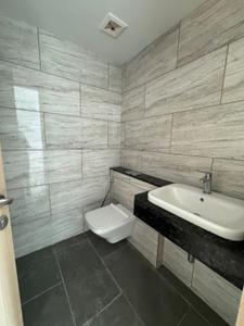 Bathroom Image of 2500 Sq.ft 4 BHK Apartment / Flat for sale in Rustomjee Crown, Prabhadevi Mumbai for Rs. 200000000