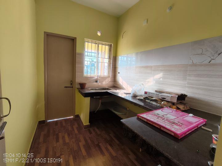 KD REALTY Kitchen 1