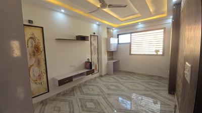 Bedroom Image of 915 Sq.ft 3 BHK Builder Floor for rent in Sector 16 Dwarka New Delhi for Rs. 27500