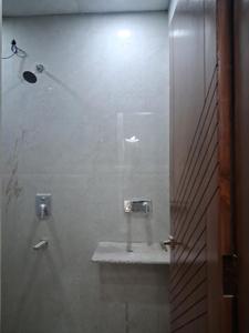 Common Bathroom Image of 1050 Sq.ft 2 BHK Apartment / Flat for sale in Capital Hometech Pride 2 by Capital Infra, Sector 73 Noida for Rs. 4000000