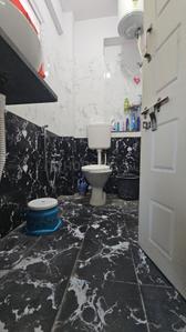 Bathroom Image of 850 Sq.ft 1 BHK Apartment / Flat for rent in Koramangala Bengaluru for Rs. 30000