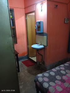 Bedroom Image of 325 Sq.ft 1 RK Builder Floor for rent in Bijoygarh Kolkata for Rs. 5500