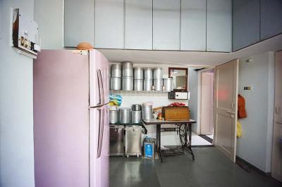 Kitchen Image of 783 Sq.ft 2 BHK Apartment / Flat for sale in Vasna Ahmedabad for Rs. 4800000