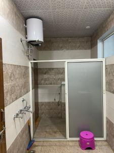 Bathroom Image of 1200 Sq.ft 2 BHK Builder Floor for rent in Vasundhara Ghaziabad for Rs. 30000