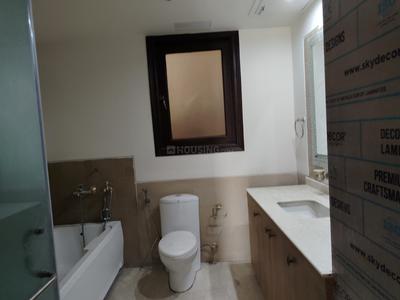 Bathroom Image of 1800 Sq.ft 4 BHK Builder Floor for sale in Safdarjung Enclave New Delhi for Rs. 60000000