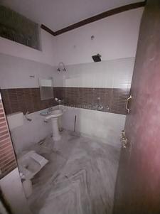 Bathroom Image of 900 Sq.ft 2 BHK Builder Floor for rent in Kela Nagar Aligarh for Rs. 7000
