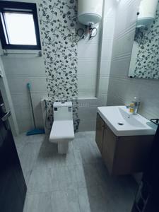 Image of 2000 Sq.ft 3 BHK Builder Floor for rent in Anand Vihar, New Delhi for Rs. 55000