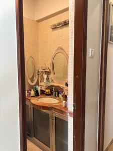 Bathroom Image of 1201 Sq.ft 3 BHK Apartment / Flat for rent in Skyline Poseidon, Andheri West Mumbai for Rs. 300000
