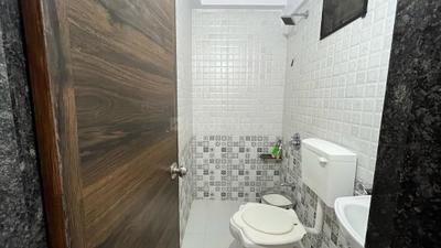 Bathroom Image of 1550 Sq.ft 3 BHK Apartment / Flat for sale in Shree Ram The Imperial Heights, B.A.D.A. Vikash Path Bhavnagar for Rs. 4150000