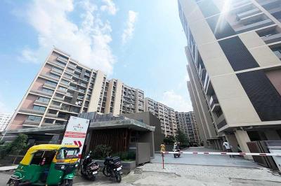 Image of 1280 Sq.ft 2 BHK Apartment / Flat for sale in Adani Atrius, Jagatpur, Ahmedabad for Rs. 8500000