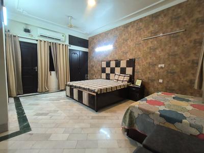 Bedroom Image of 3500 Sq.ft 3.5 BHK Independent House for rent in Sector 40 Noida for Rs. 125000