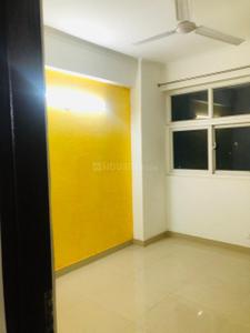 Bedroom Image of 800 Sq.ft 2 BHK Apartment / Flat for rent in Amrapali Zodiac, Sector 120 Noida for Rs. 23000