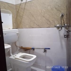 Bathroom Image of 650 Sq.ft 1 BHK Builder Floor for rent in Dwarka Mor New Delhi for Rs. 11000