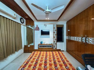 Bedroom Image of 3000 Sq.ft 4 BHK Apartment / Flat for sale in Vastu Oasis, Thaltej Ahmedabad for Rs. 35100000