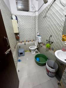 Bathroom Image of 1100 Sq.ft 4 BHK Apartment / Flat for sale in Vinay Nagar Gwalior for Rs. 3600000