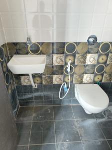 Bathroom Image of 750 Sq.ft 2 BHK Apartment / Flat for sale in Vadadla Bharuch for Rs. 4000000