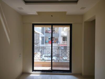 Living Room Image of 1200 Sq.ft 3 BHK Apartment / Flat for rent in Raymond The Address By GS, Thane West Thane for Rs. 70000