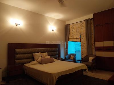 Bedroom Image of 1000 Sq.ft 2 BHK Independent House for rent in RWA Lajpat Nagar 4 Colonies, Lajpat Nagar New Delhi for Rs. 60500
