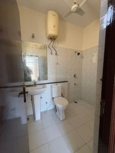 Bathroom Image of 1800 Sq.ft 3 BHK Apartment / Flat for rent in Ansals Woodbury, Utrathiya Zirakpur for Rs. 21000