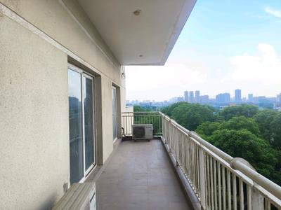 Living Room Image of 1478 Sq.ft 2 BHK Apartment / Flat for sale in Silverglades Merchant Plaza, Sector 88 Gurgaon for Rs. 15100000