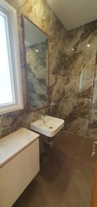 Bathroom Image of 2700 Sq.ft 3 BHK Builder Floor for rent in DLF Phase 2, DLF Phase 2 Gurgaon for Rs. 85000