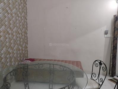 Hall Image of 650 Sq.ft 1 BHK Apartment / Flat for rent in Khatiwala Tank Indore for Rs. 15000