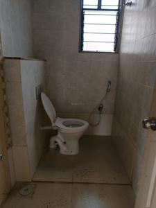 Common Bathroom Image of 1200 Sq.ft 2 BHK Apartment / Flat for sale in Magarpatta Jasminium, Hadapsar Pune for Rs. 17000000