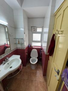 Bathroom Image of 1800 Sq.ft 3 BHK Apartment / Flat for rent in Richmond Town Bengaluru for Rs. 140000