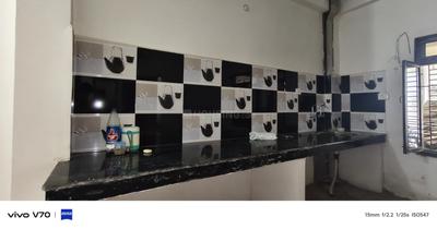Kitchen Image of 700 Sq.ft 1 BHK Independent House for rent in Safedabad Lucknow for Rs. 5500
