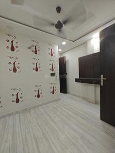 Bedroom Image of 380 Sq.ft 1 BHK Builder Floor for rent in Shalimar Bagh New Delhi for Rs. 17200
