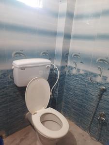 Bathroom Image of 650 Sq.ft 1 BHK Apartment / Flat for rent in Beliaghata Kolkata for Rs. 15000