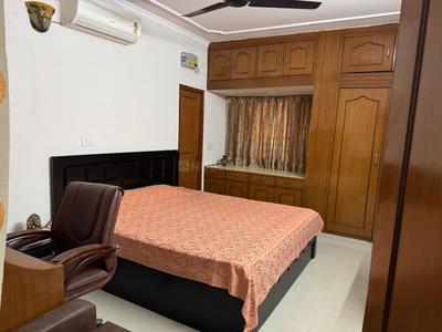 Bedroom Image of 1600 Sq.ft 3 BHK Apartment / Flat for sale in DDA Flats Sarita Vihar, Sarita Vihar New Delhi for Rs. 35000000