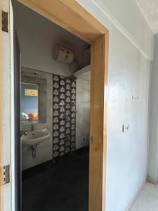 Image of 790 Sq.ft 2 BHK Apartment / Flat for rent in Puraniks Kanchan Pushp Society, Kasarvadavali, Thane for Rs. 30000