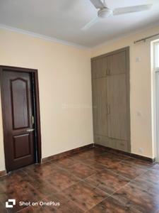 Bedroom Image of 2410 Sq.ft 4.5 BHK Apartment / Flat for sale in Amrapali Silicon City, Sector 76 Noida for Rs. 25000000