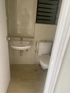 Bathroom Image of 905 Sq.ft 2 BHK Apartment / Flat for sale in The 102, Joka Kolkata for Rs. 5500000
