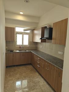Kitchen Image of 1350 Sq.ft 2 BHK Apartment / Flat for rent in Paras Dews, Sector 106 Gurgaon for Rs. 36999