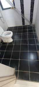 Bathroom Image of 2105 Sq.ft 3 BHK Apartment / Flat for rent in Tata Aquila Heights, Jalahalli Bengaluru for Rs. 55000
