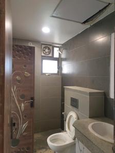 Common Bathroom Image of 1900 Sq.ft 3 BHK Apartment / Flat for sale in Paras Dews by Paras Buildtech , Sector 106 Gurgaon for Rs. 19550000