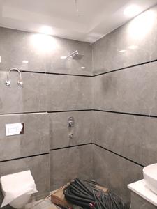Common Bathroom Image of 1305 Sq.ft 3 BHK Builder Floor for sale in BPTP District 5, Sector 84 Faridabad for Rs. 14000000