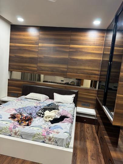 Goyal Floris Main Image 1