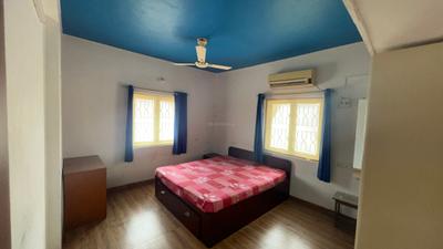 Bedroom Image of 1300 Sq.ft 3 BHK Apartment / Flat for rent in Race Course Vadodara for Rs. 30000