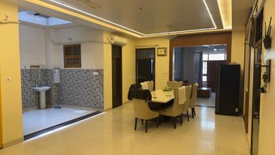 Living Room Image of 2500 Sq.ft 3 BHK Builder Floor for rent in Gomti Nagar Lucknow for Rs. 60000