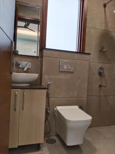 Bathroom Image of 1500 Sq.ft 3 BHK Builder Floor for rent in South City Floors 1, Sector 41 Gurgaon for Rs. 65000