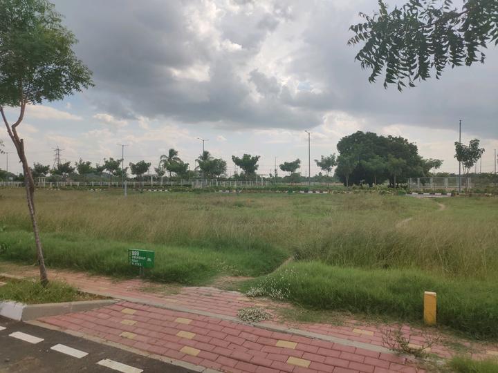DLF Parc Estate Main Image 1