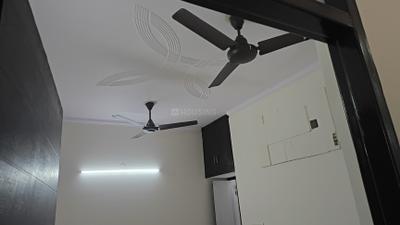 Bedroom Image of 720 Sq.ft 2 BHK Builder Floor for rent in Mukherjee Nagar New Delhi for Rs. 30000