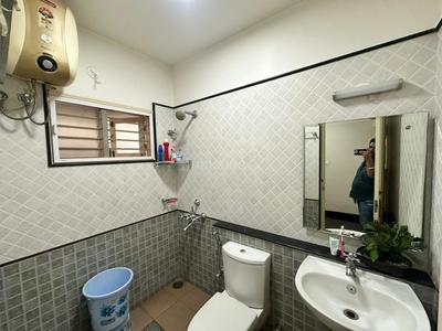 Bathroom Image of 3070 Sq.ft 4 BHK Independent House for sale in Singasandra Bengaluru for Rs. 28000000
