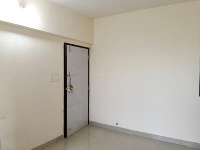 Living Room Image of 750 Sq.ft 2 BHK Apartment / Flat for rent in Puraniks Tokyo Bay, Kasarvadavali Thane for Rs. 25000
