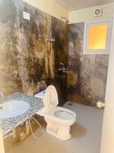 Bathroom Image of 1995 Sq.ft 3.5 BHK Apartment / Flat for rent in Rishita Celebrity Greens Phase 2, Sector A Lucknow for Rs. 32000