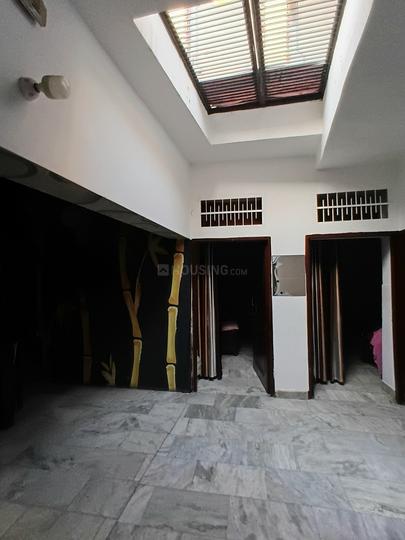 Kashmir Avenue Main Image 1